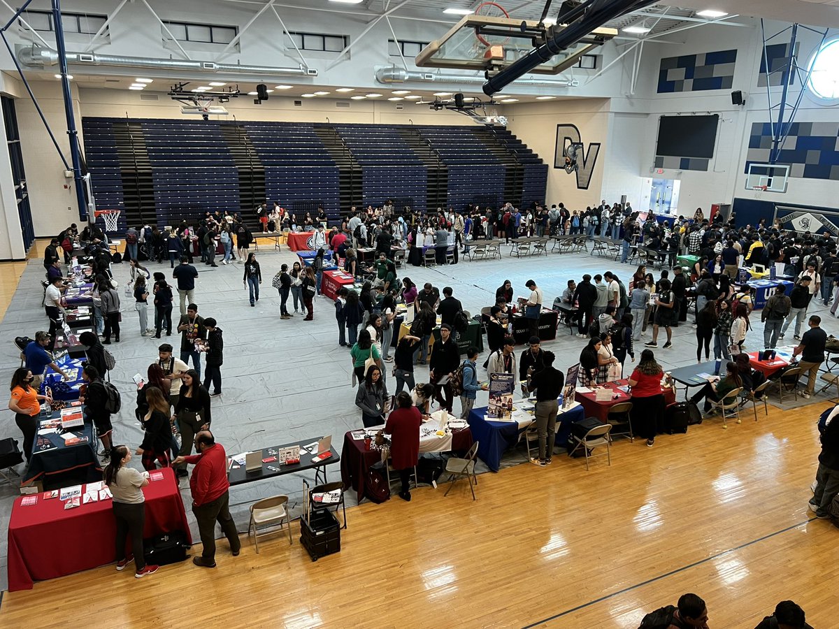 DVHS host TACRAO for Seniors and Juniors Monday morning. Thank you to our amazing universities and colleges recruiters for meeting with our students! @IvanCedilloYISD @YISDCounseling @DVHSGoCenter @DVHSYISD