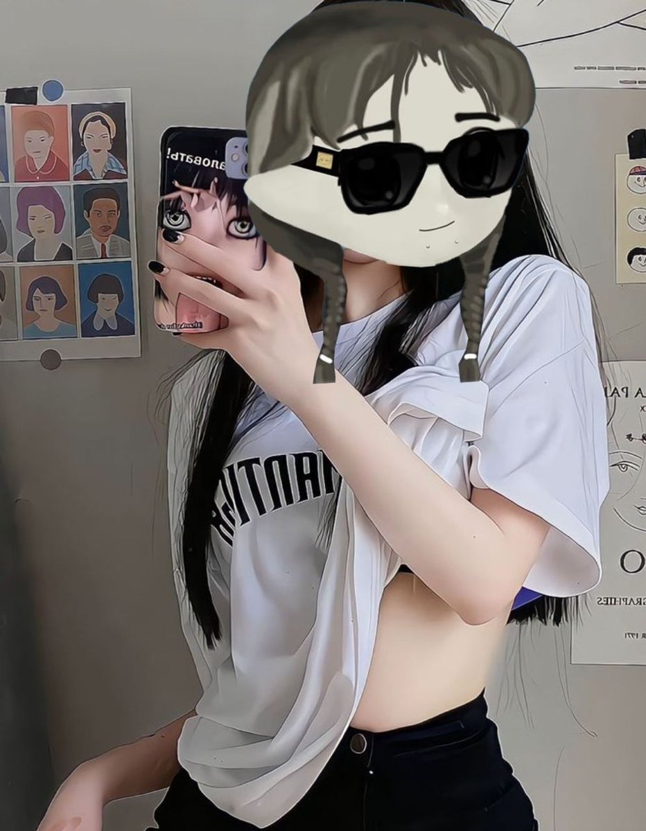 miladymemecoin's tweet photo. Just me, my phone, and some $LADYS. Life's good. 💁‍♀️ https://t.co/OmJlevJZ1p