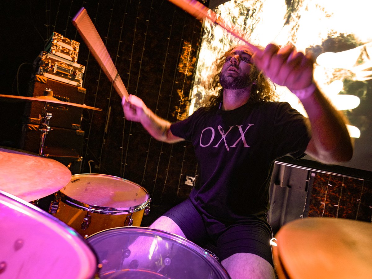 DeadRegister's tweet image. Happy Birthday, Greg!
🥁
Cleaning gutters like a champ.
🎂
📸: @matthewzagorski