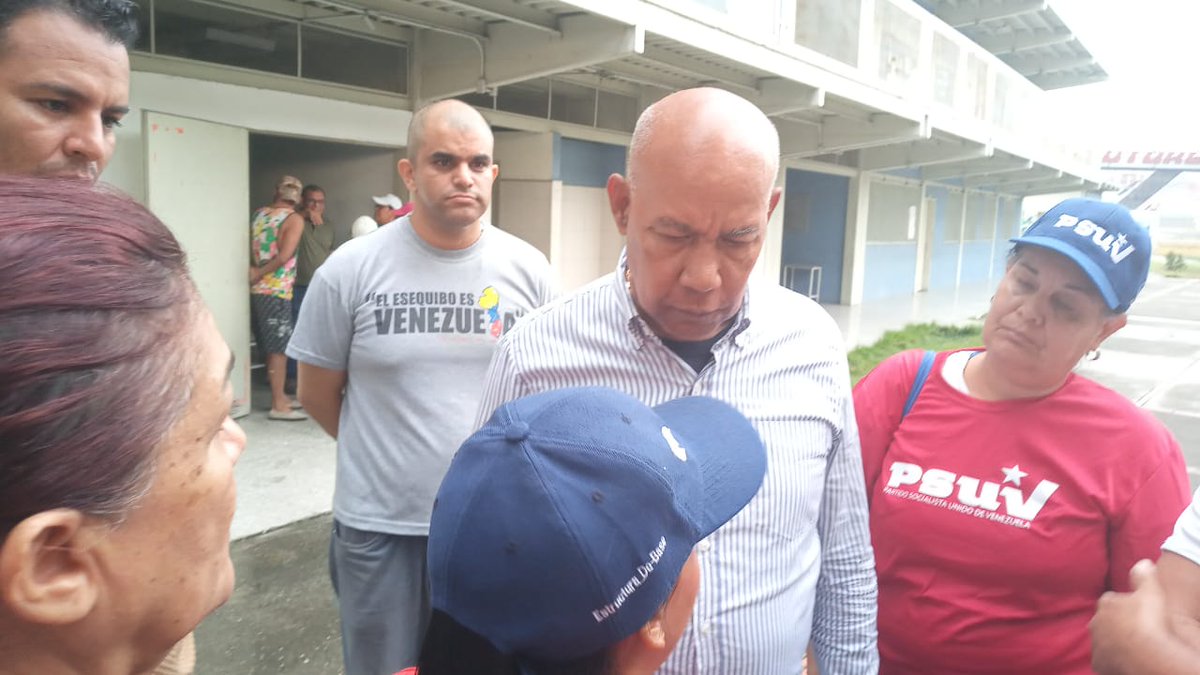 Municipio Iribarren 🚩🚩

Continúa el despliegue UBCh en la Parroquia Guerrera Ana Soto, #CafecitoMilitante para la  verificación de Estructuras con el Comandante <a href="/luisreyespsuv/">Luis Reyes Reyes</a> (Ejes 3-4). #PsuvEnLaCalle junto al pueblo heroico 👍

#ConMaduroMásPueblo ♥️