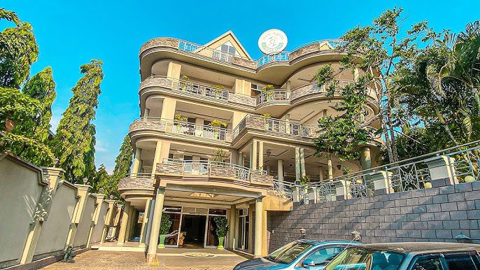 Quelques faits sur Burundi 🇧🇮

1. Le Burundi 🇧🇮, il est voisin de la R D C 🇨🇩 à l'ouest , Rwanda 🇷🇼 au nord et la Tanzanie 🇹🇿 au sud

2. Le Burundi 🇧🇮 est le dixième pays le plus petit d'Afrique

3. La capitale actuelle du Burundi 🇧🇮 est Gitega. Bien que Bujumbura reste toujours