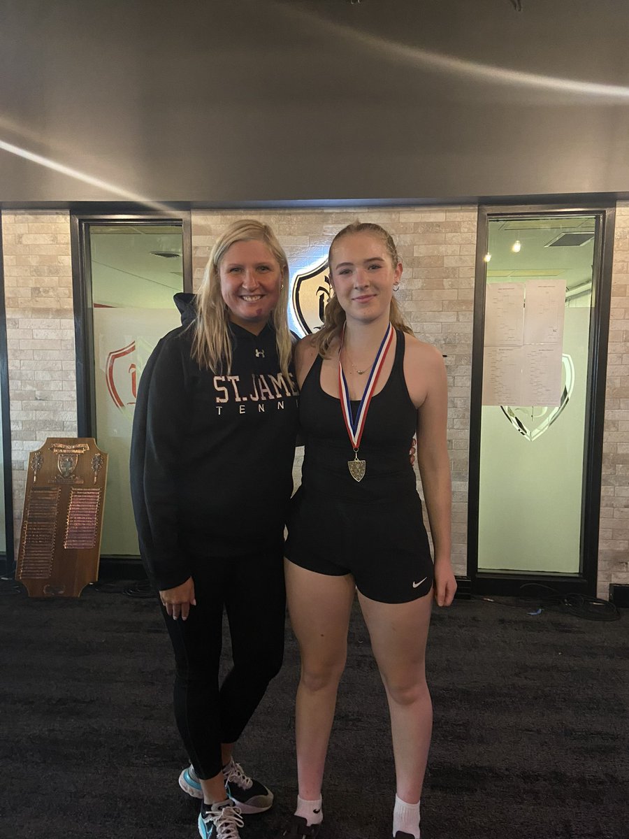 Congratulations to Mila Brajkovich for placing 1st in girls singles at CWOSSA! This is Mila’s 3rd time going to OFSAA! We are so proud of your accomplishments over the years! 🥇🎾