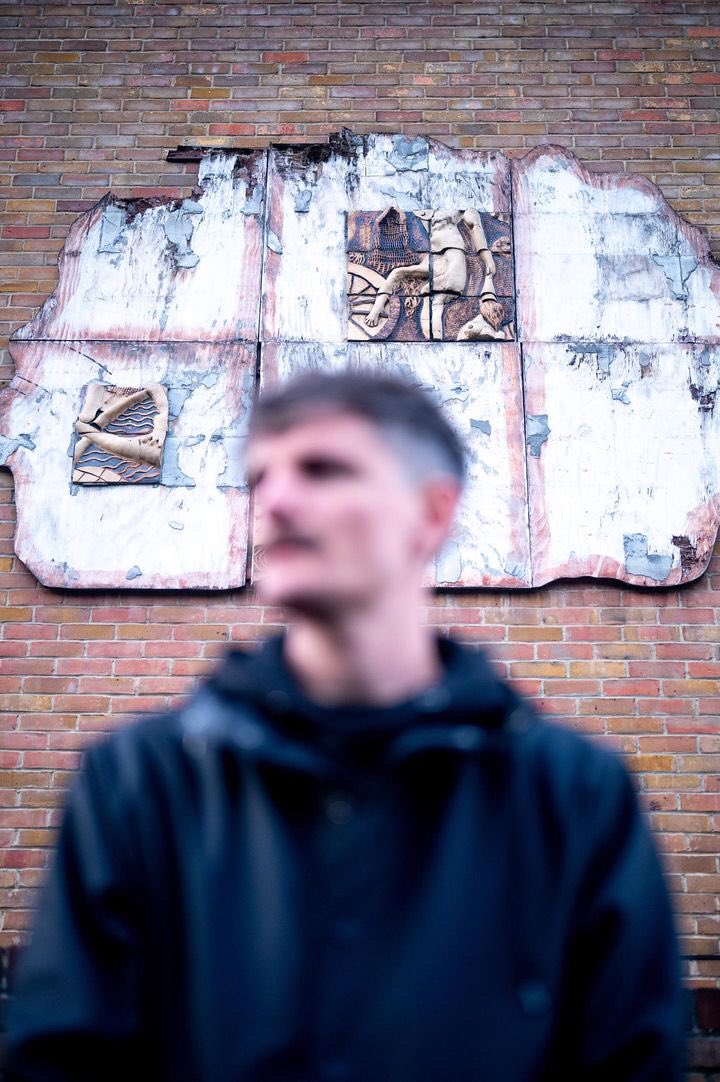 The end of a challenging but great double-duty week in the UK! 
Too many stairs, not enough sleep.
Tiredness is real but we carry on. Thanks a lot for showing up early and checking my set ♥️

📸 by Nick Sayers in London.