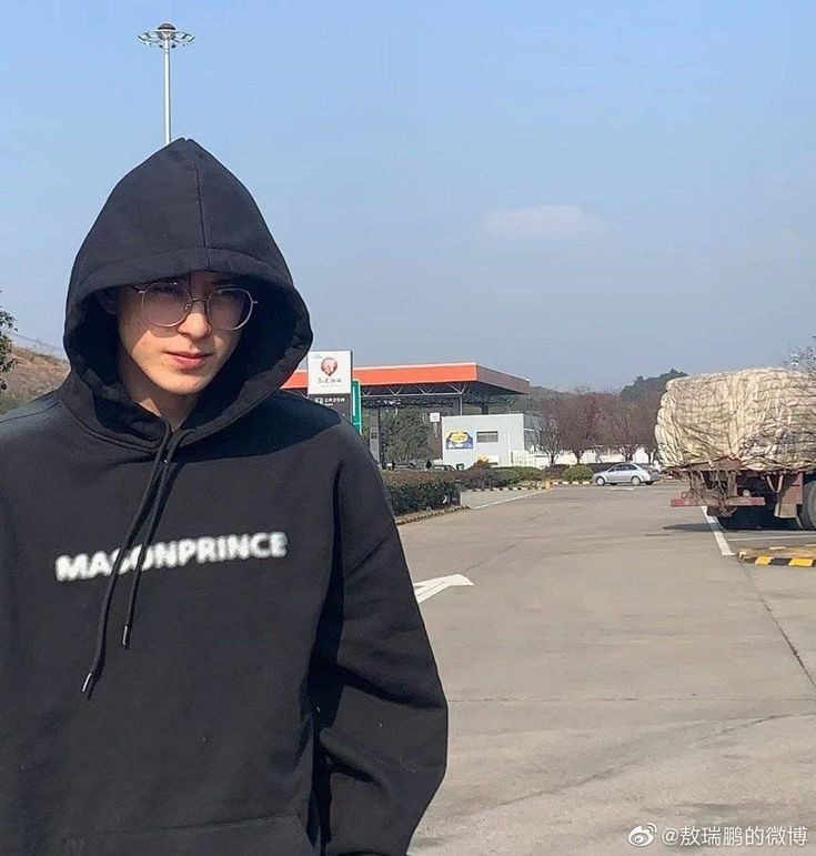 𝐍𝐚𝐧𝐢𝐢˚ ༘♡ ⋆｡˚ ❀ tweet media