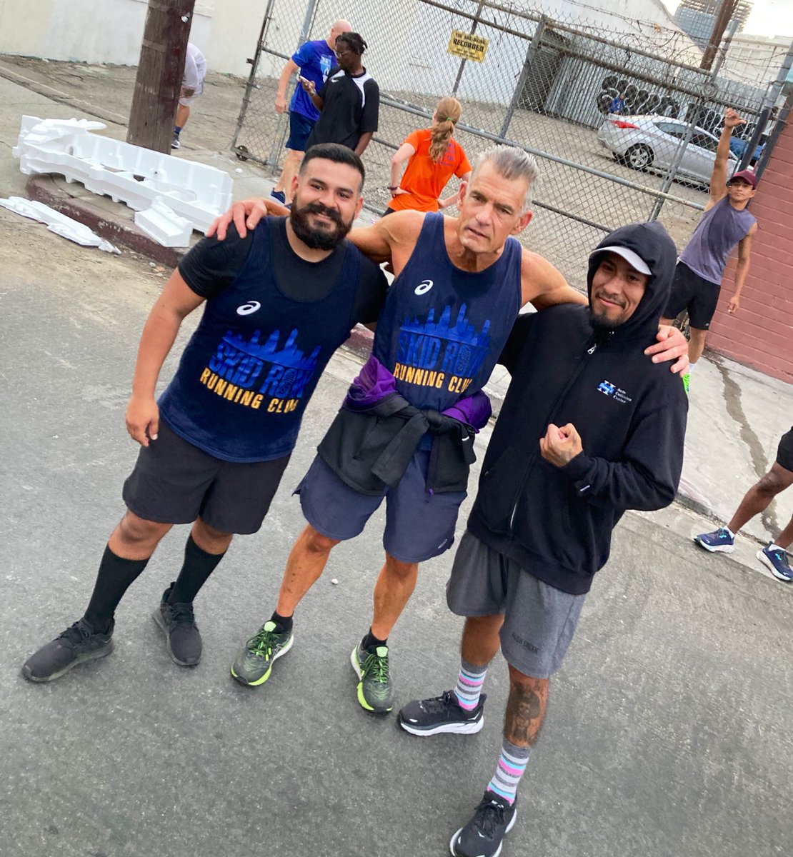 Skidrowrunclub's tweet photo. It’s tough to get up and at ‘em sometimes - especially on a Monday. But this disciplined crew showed up and put in 5 strong miles at 6am anyway. Thankful for the time together and for the positive momentum to start the week. #skidrowrunningclub #running #DTLA #marathontraining https://t.co/7nShaKuUeh