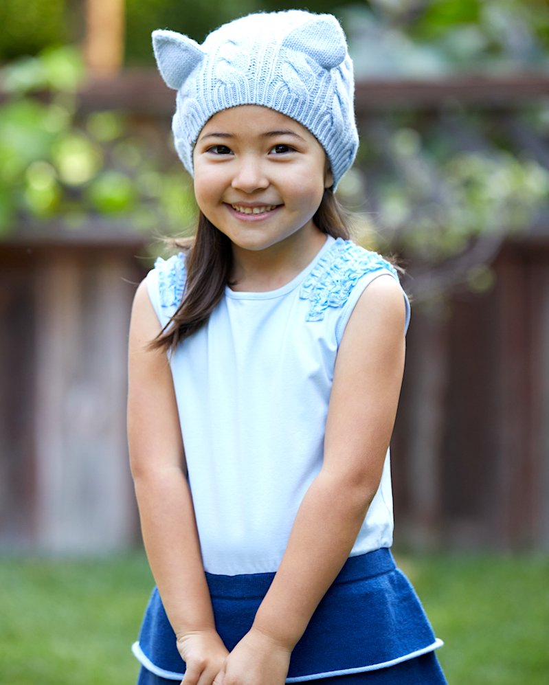 #HAT weather 🍂 Miss M looking so #adorable in our Drew #cashmere cable hat + Cassandre #dress 💙
The pop up ears are just too 😍😍😍 Check out the multiple colors + sizes: edenandzoe.com/collections/gi… #fashion #kids #fall