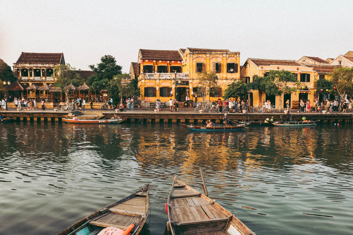 SITATours's tweet photo. Step into the enchanting world of Hội An with SITA World Tours! Wander through the ancient streets adorned with lanterns, savor the local flavors, and immerse yourself in this UNESCO World Heritage town. Join us for an unforgettable journey through the cultural gem of Vietnam. https://t.co/zTqQYCr5kX