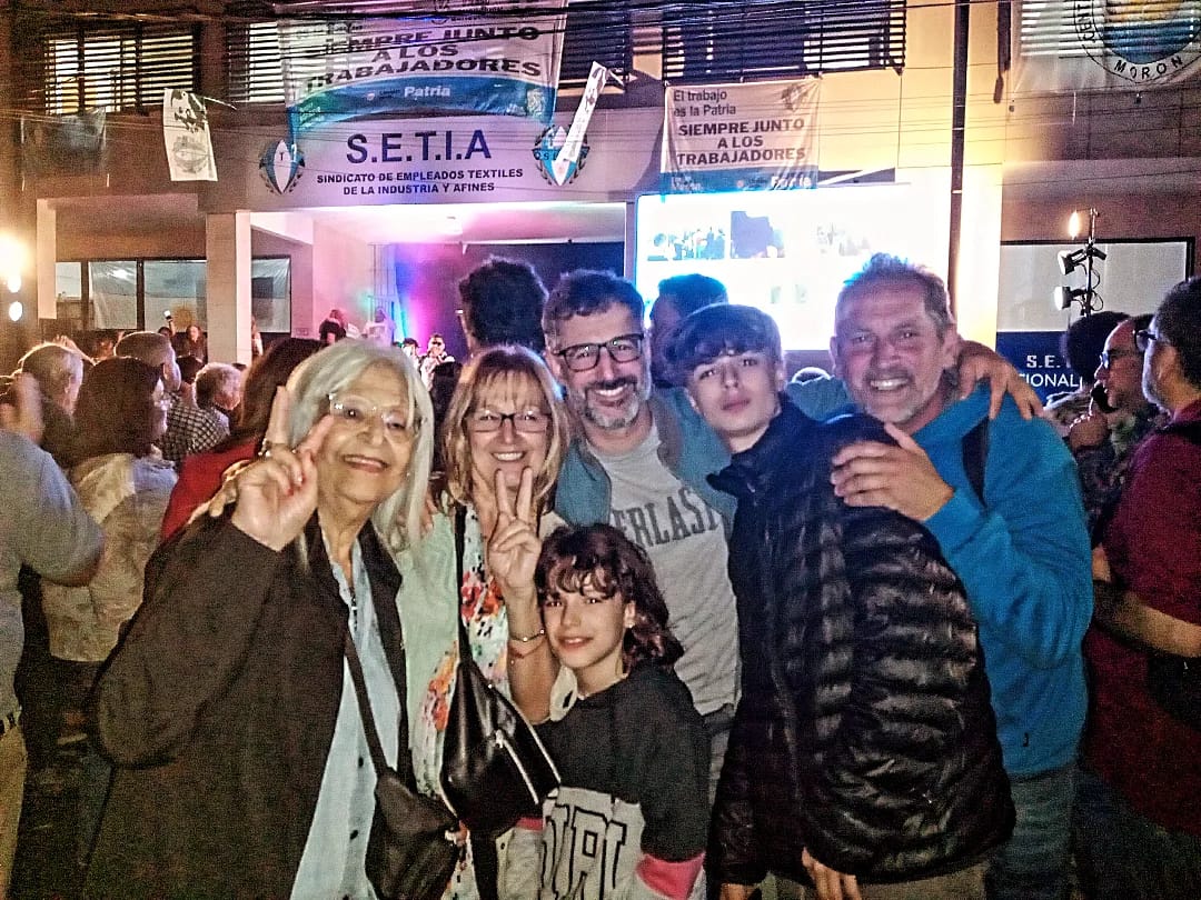 Ganó Morón 🐔  Ganó Lucas Ghi ❤️

Ahora más que nunca a seguir construyendo junto a todos los vecinos y a todas las vecinas un #MorónConFuturo 

#MorónConGhi