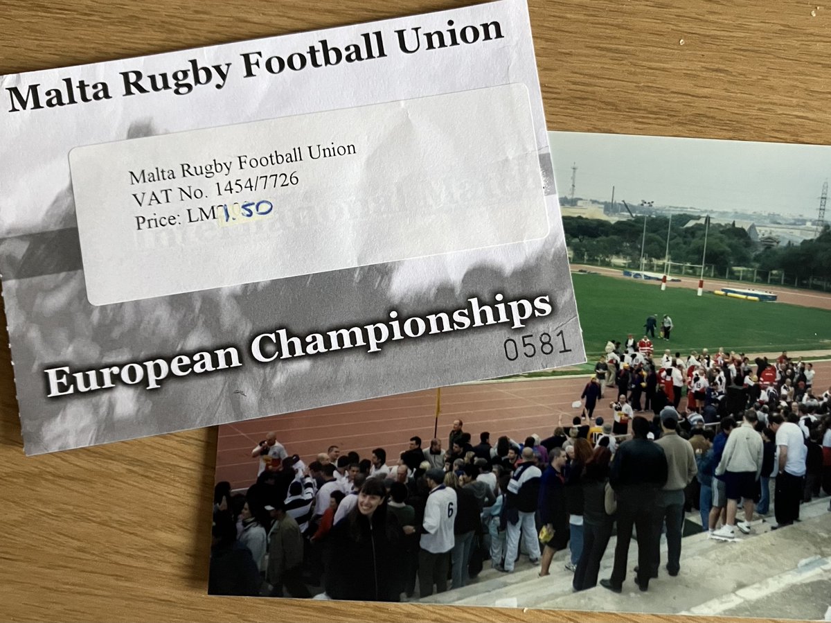 #Scotstober Day 23's word is #jo
A Perfect Match!

A kent A'd met ma perfect jo
oan holiday thegither.
We saw a rugby poster
an we turned tae yin anither.
In hairmony we baith cried oot,
“D'ye think thit we could go?!”
That’s whin we kent it wis tae be,
ower twenty year ago!