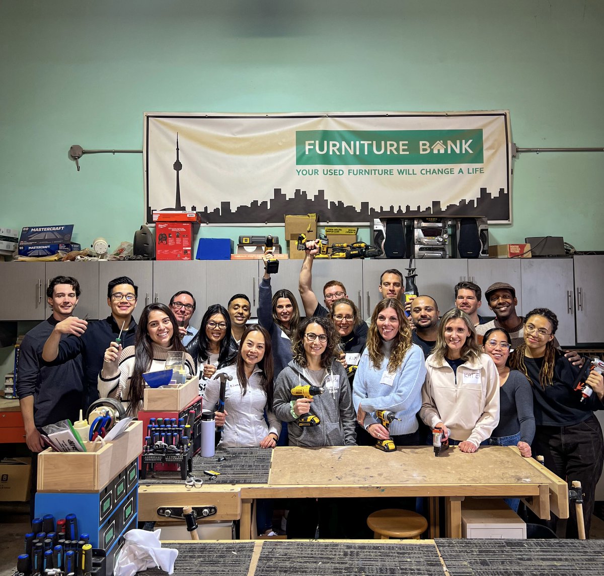 Mackenzie Investments has been a steadfast supporter of Furniture Bank since 2011. Their amazing team of 21 volunteers refurbished 26 items, assembled 28 more, and directly supported 38 deserving families. Thank you, Mackenzie Investments! 🏡❤️   #Charity #CorporateVolunteering