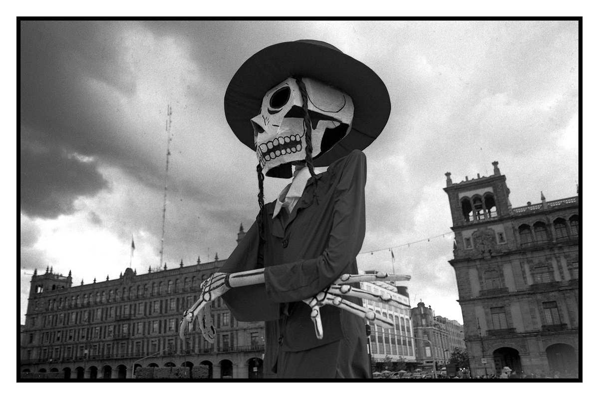 #fotoconpelicula #shotonfilm #rolleifilm #fotocallejera #streetphotography #cdmx #mexicocity #mexico