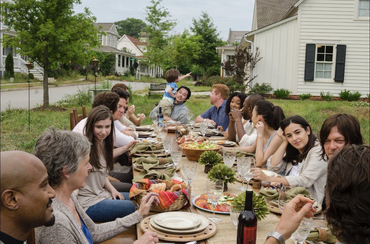 twdufans's tweet photo. 7 years ago today, Negan killed Glenn and Abraham. 💔 #TheWalkingDead https://t.co/DIbTjdGbiY