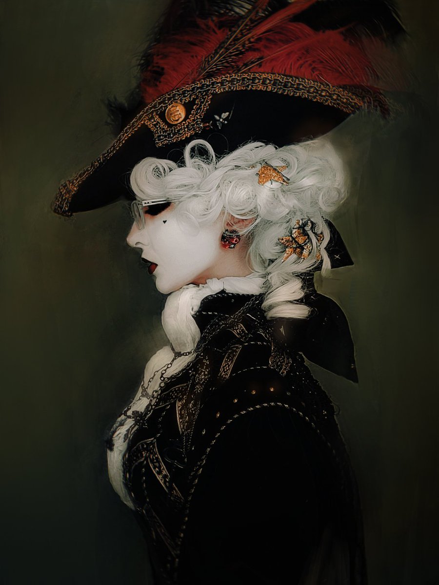 FiendishForm's tweet photo. If anyone's questing for good white face makeup for Halloween, let my time being historically bisexual come to your aid! 

MAKEUP PRODUCTS USED ⬇️⬇️⬇️