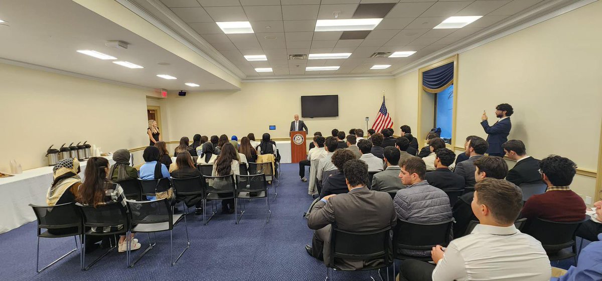 SkyAcademyNJ's tweet image. Our students attended a 3-day leadership seminar in Washington DC, which proved to be an invaluable experience for them. They also had the opportunity to meet with congressmen and congresswomen. #LeadershipSeminar #WashingtonDC #FutureLeaders