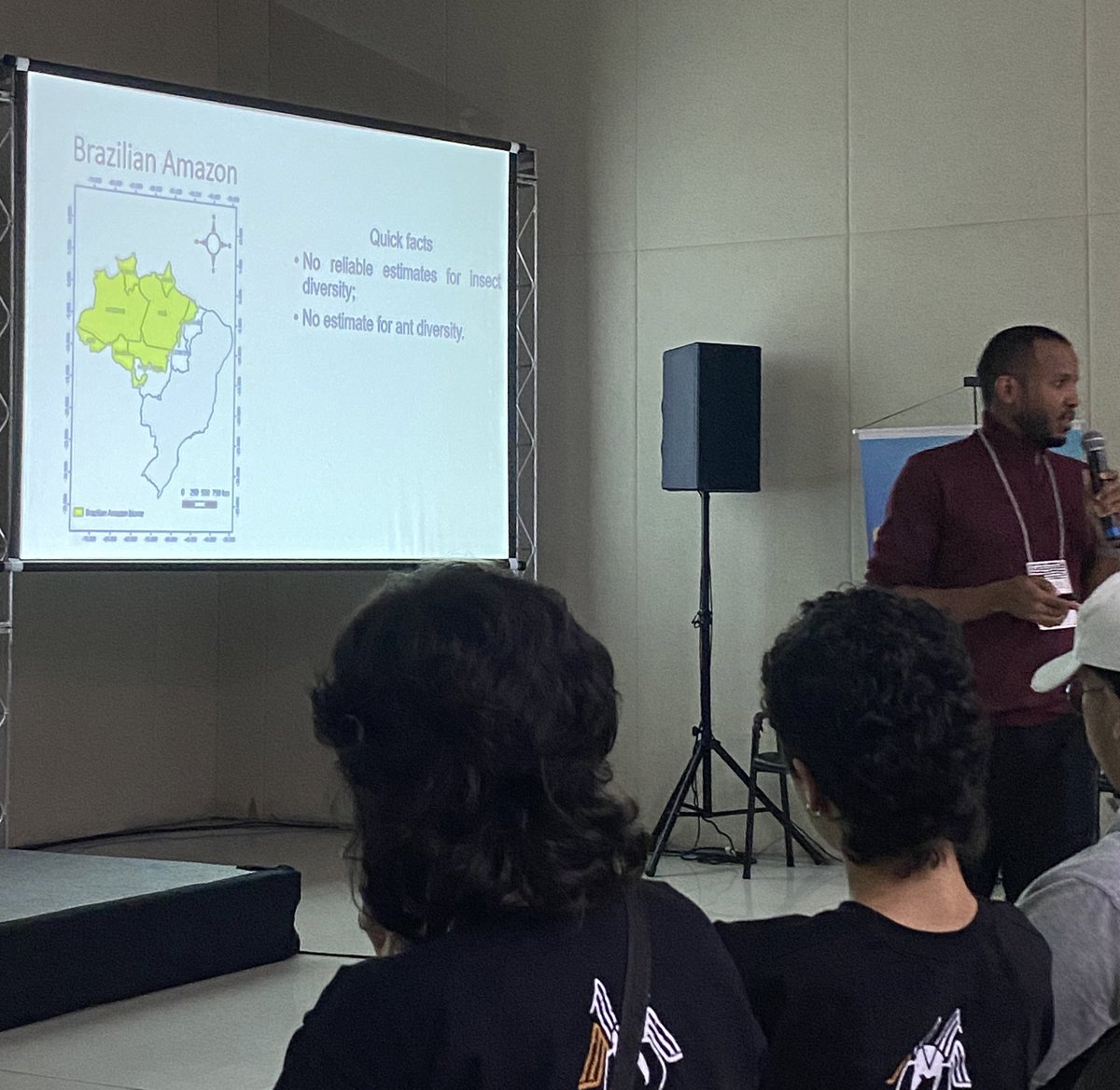Manu__Ramalho's tweet photo. Dr. Joudellys Andrade Silva talking about the #Ants of Amazonia project! Area of greatest deforestation with greatest species richness! We are losing ant species before we discover them! Great talk🎉🐜👏! @sciantsamazonia @mirmecoamazonia https://t.co/cNpCgrTwOR