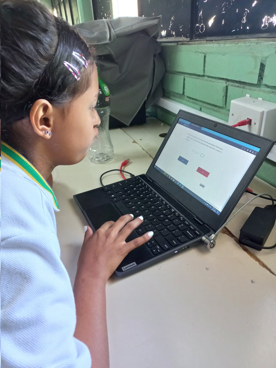 efrcastro826's tweet photo. @Educacion_Cali @AlcaldiaDeCali @Ministerio_TIC @JorgeIvanOspina @darwinlenis @NoralbaGarcia @mariohcolorado @JanethV41698118 @RedTiCali #hoy Institución educativa Jose Maria Cabal de @Educacion_Cali 
@RedTiCali https://t.co/Y4Z33TB97j