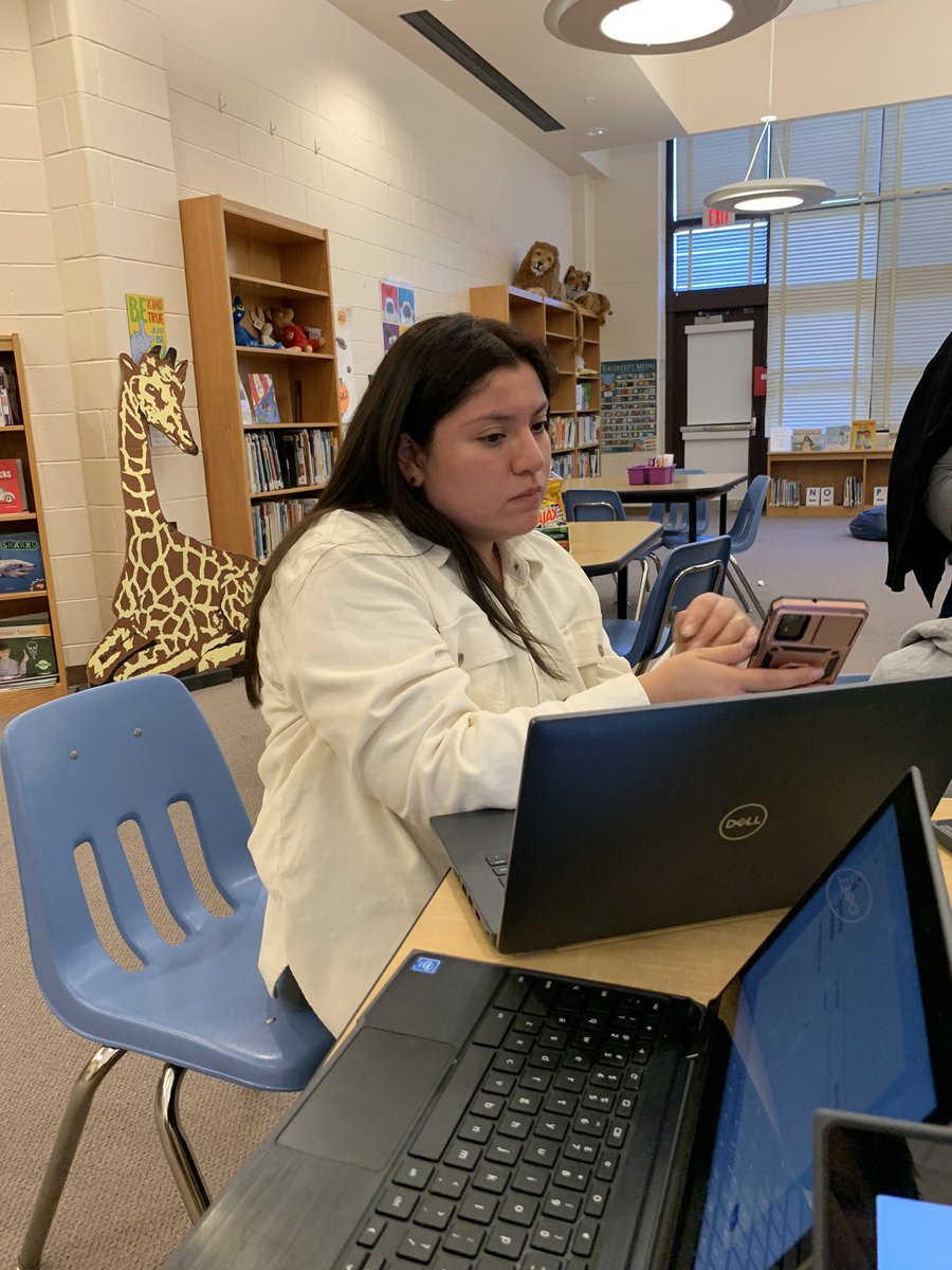 CougarOuts's tweet photo. We hosted our 2nd Donations with Donohue! We gave away soap and sponges plus Mrs. Cabrera our school based Parent Community Coordinator helped to sign families up for Parentvue and Remind! Reach out if you need help setting up or using those apps! https://t.co/KLHTl9qbx5