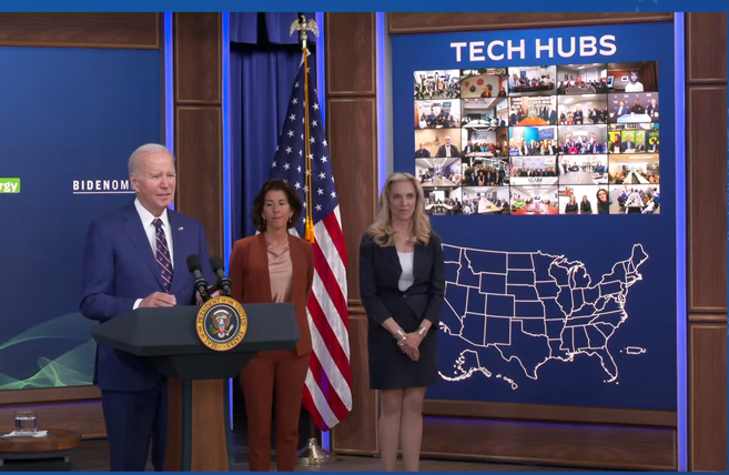 CommerceRI's tweet photo. We were proud to join @POTUS today as he named Rhode Island's #OceanTechHub, led by RI Commerce, one of 31 new tech hubs across the US.
Learn more about the announcement: https://t.co/pMjk2cvdp7 https://t.co/rWigM1CnfS
