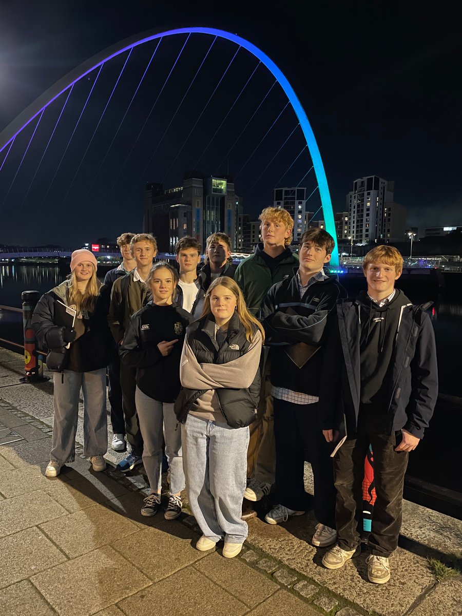 AmpCollSTEM's tweet photo. Design and Technology students @AmpleforthColl have been studying iconic architectural and civil engineering structures in Gateshead as part of their recent field trip. https://t.co/9vNFILneEC