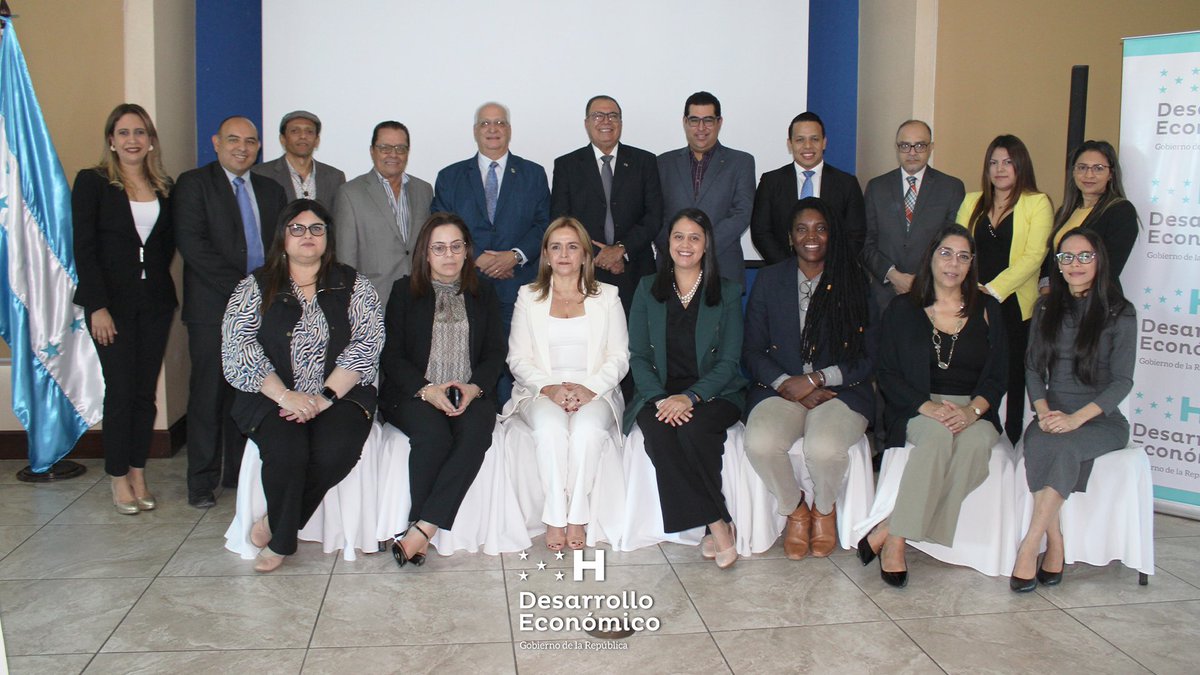SDEHonduras's tweet photo. Hoy se realizó la primera sesión ordinaria del año 2023 y reactivacion del Consejo Nacional de la Calidad en Honduras. 

Este consejo es un órgano colegiado del Sistema Nacional de Calidad y está integrado por maximas autoridades del sector público, privado y académico. https://t.co/jnNuwlfhgk