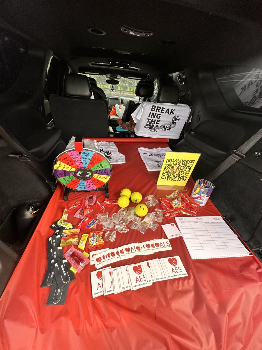 aesimpact's tweet photo. Trunk or Treat  with our Sac State youth interns🎃

#FallFestivities #HappyFall #FallVibes #CCCA #TrunkOrTreat #YouthInterns #SacramentoCA https://t.co/UUGt3hFqaa