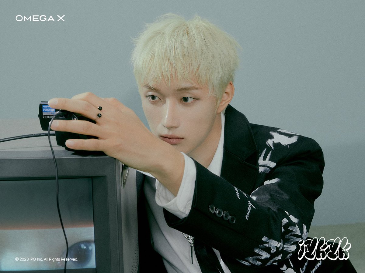 「 #INFO • 23.10.23 」 <a href="/OmegaX_official/">OMEGA X Official</a>

Primeira Concept Photo do Jaehan para o 3rd Mini Album [iykyk].

#OMEGA_X #오메가엑스 #OX #재한 #JAEHAN