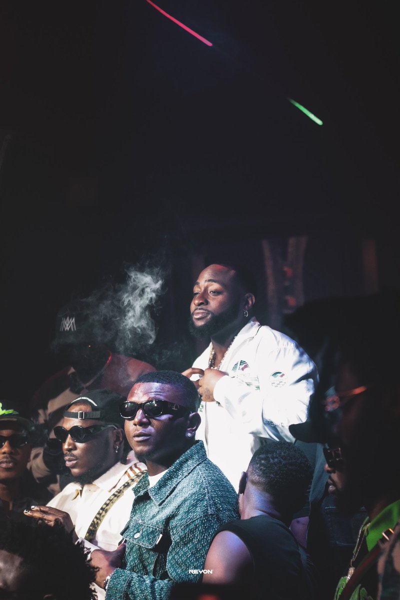 Re_reyon's tweet photo. Routine📸
@davido https://t.co/lVN3sPAGWn