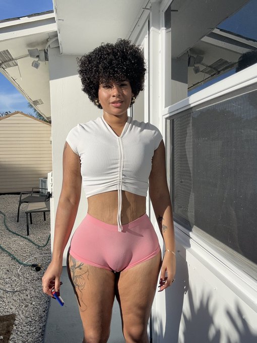 Cynthia Garcia 🇩🇴 - 2 pic. Share me with your homeboys 🫶🏾 https://t.co/RxiVIV5oRd