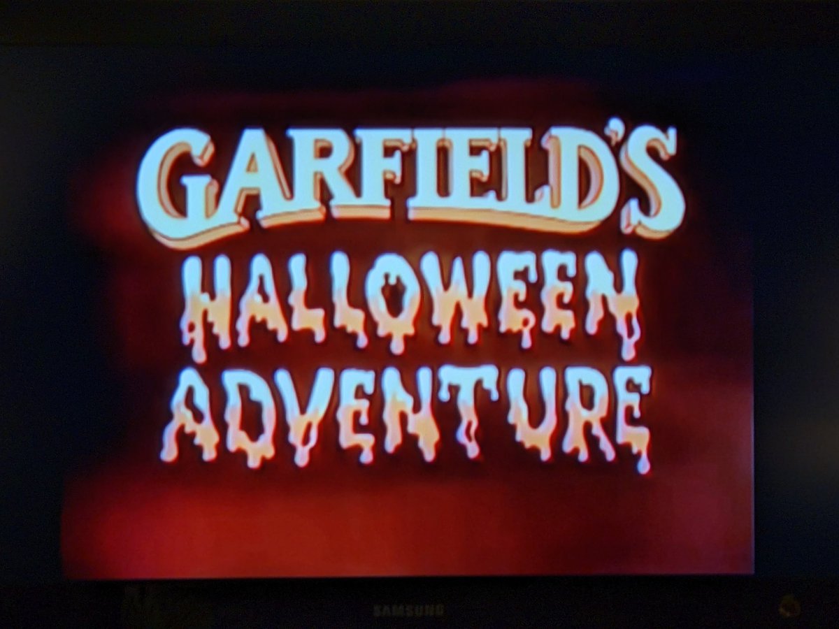 RyHoMagnifico's tweet image. Now watching with the kiddos. #CandyCandyCandy #Garfield #Halloween 🐈🎃