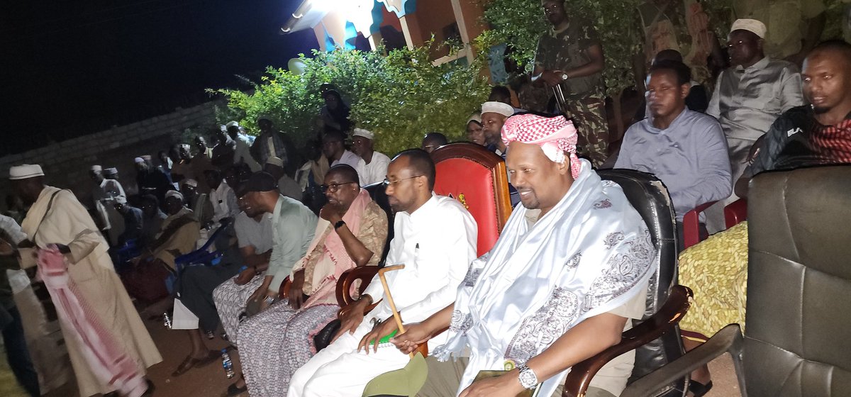 AbdullahiDerow's tweet photo. Senator Ali Roba was tonight coronated by the Assare community, a moment of great honor and trust. The gift of the Holy Quran as signifies the faith placed in him to lead the Garri community with dedication and integrity. https://t.co/jJbIpgNraH