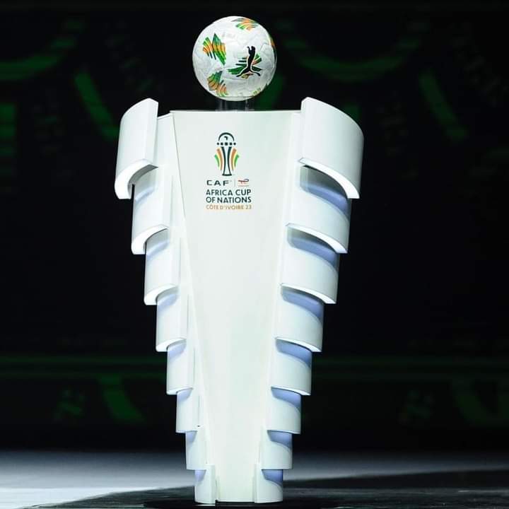 AwalMoHudu's tweet photo. The official ball for Afcon Ivory Coast 2023 called POKOU. https://t.co/O4rJo4db4r