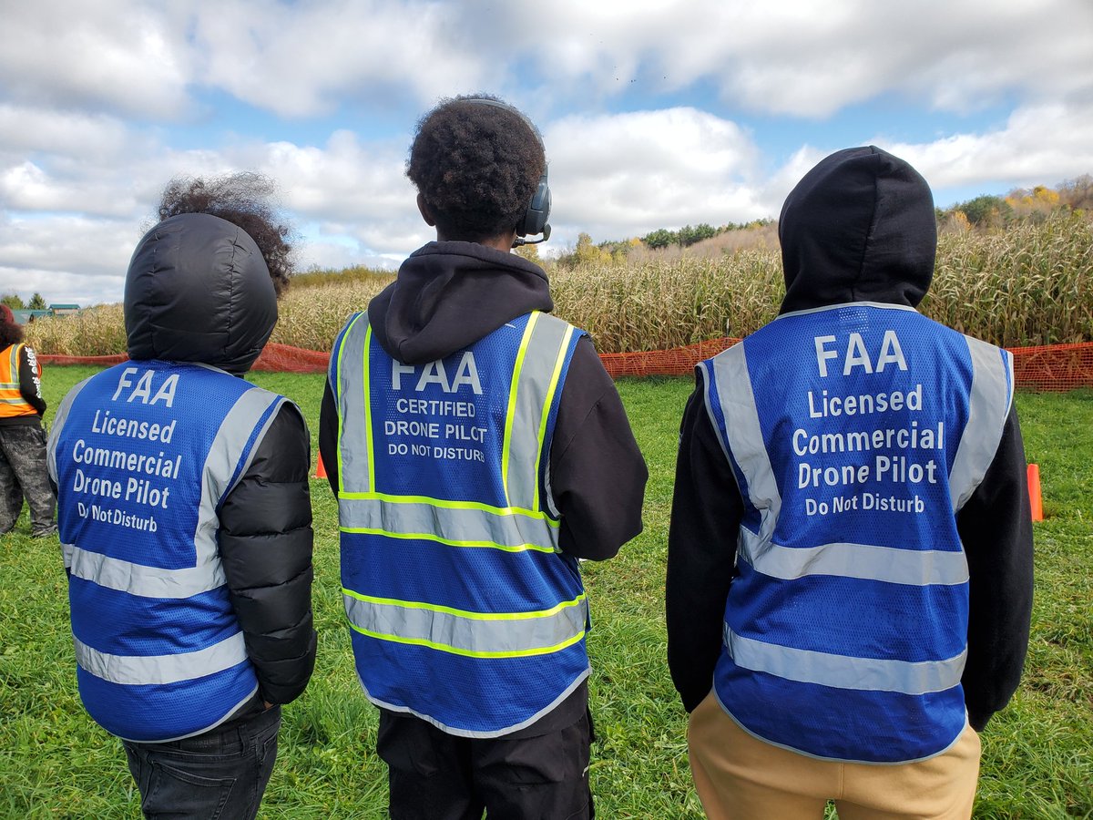 @PSLAatFowler annual Search & Rescue Field Trip was a success today out at Springside Farms in Fabius, NY! Students from Drone, Geospatial, Fire & Rescue, EMT, Law Enforcement and Forensic Science -- all collaborated together to simulate real world scenarios! @SyracuseSchools