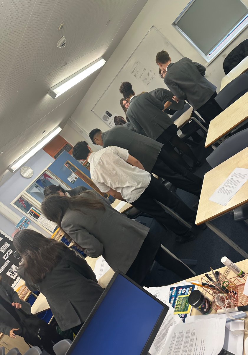 A fantastic turnout for Philosophy Club today 👌🏻Students started by writing their ideas and responses to Philosophical quotes. This weeks topic of discussion - Gender as a social construct. Next week - is it ever okay to cheat? #Philosophy <a href="/NorthBromsgrove/">North Bromsgrove High School and Sixth Form 🌈</a>
