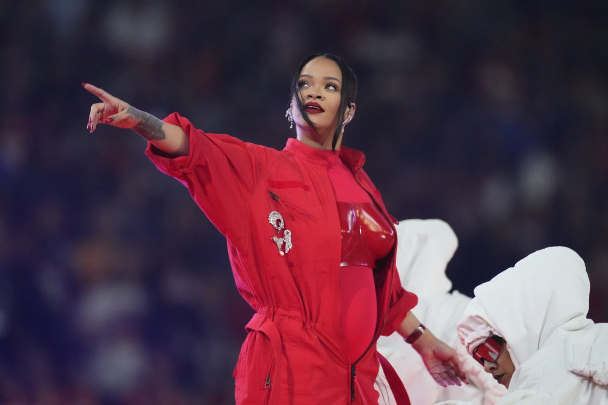 Rihanna is indeed planning a world tour for 2024/2025 after striking a deal with Live Nation and has plans to release new music, a source tells ET.