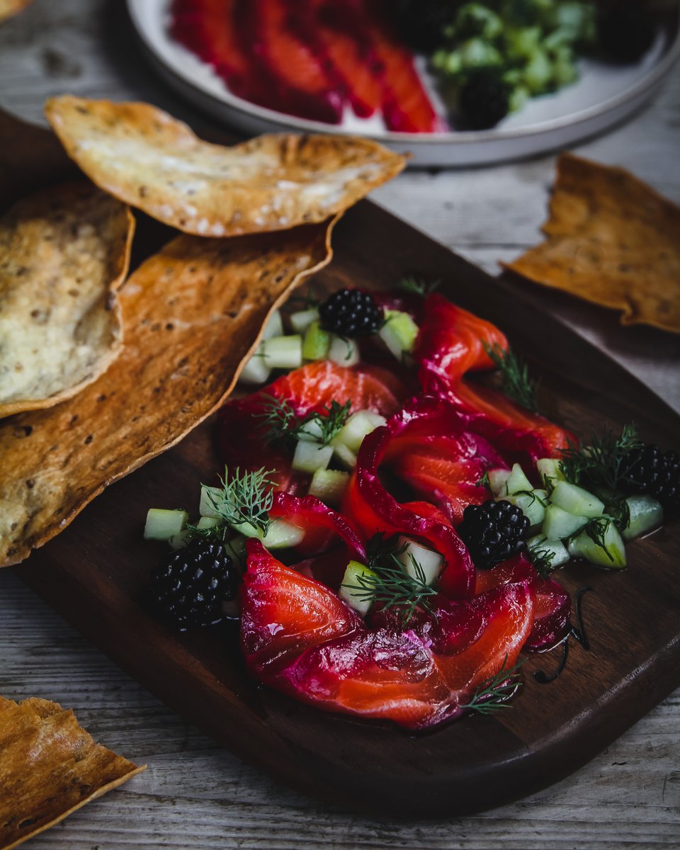 Hosting an Autumn dinner party? Make sure to have this beetroot cured salmon with coriander seed crackers recipe on the menu!

Discover this beautiful autumn-inspired recipe: bit.ly/3QceTMM

Recipe created by Fen (myhomestylelife on Instagram).