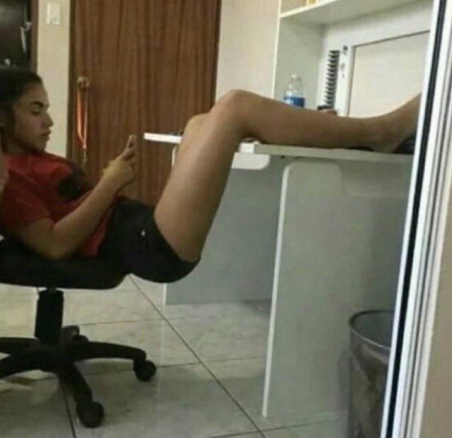 - "que haces?"
+ "estudiando"
