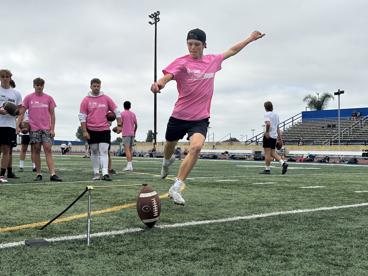 c_montgomery21's tweet image. had a great camp with @Chris_Sailer this past weekend. cant wait for Vegas in January

#kicking
#fieldgoal
@KickingDynamics