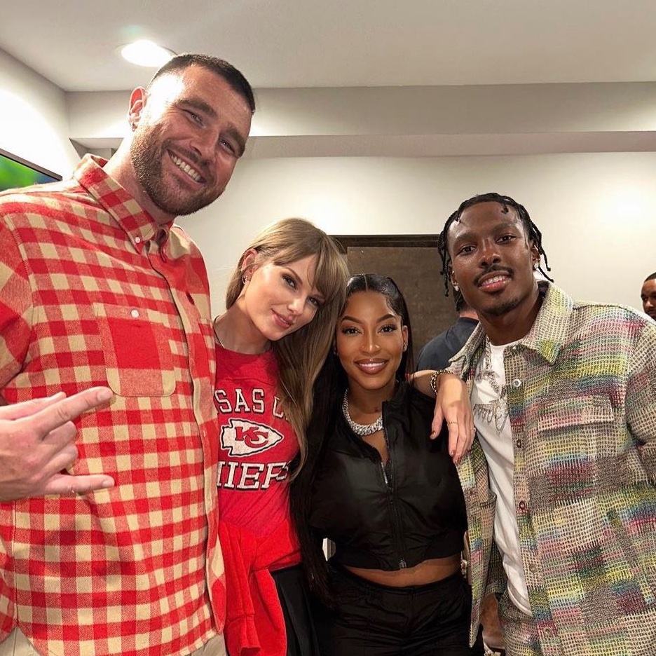 TheSwiftSociety's tweet photo. 📷| New pics of Taylor Swift and Travis Kelce https://t.co/y2l35UOTXt