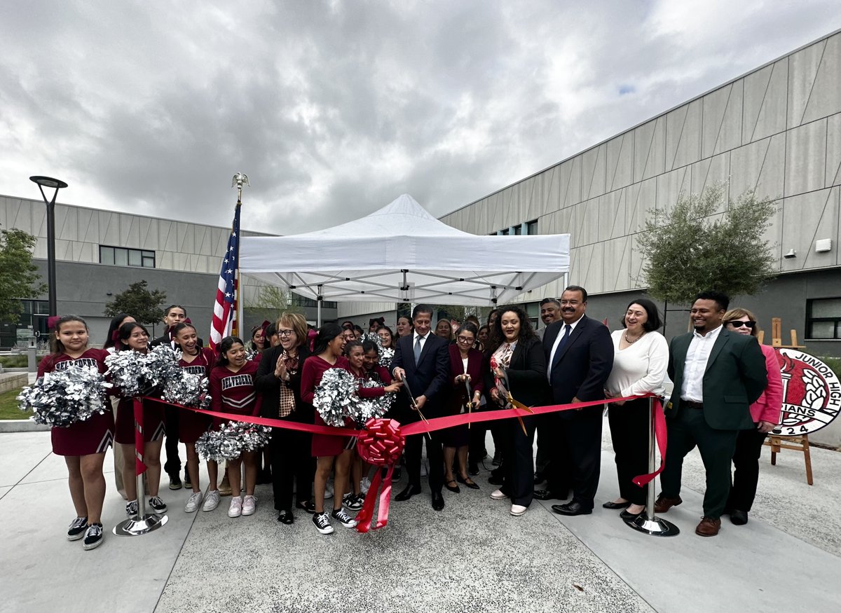 LAUSDSup's tweet photo. Today we are here at Belvedere Middle School to celebrate a multiphase investment in our community and for our students. From makerspaces to science labs, new classrooms and a new library, there is something for everyone at this remarkable school. https://t.co/kZWmk4e9Qu