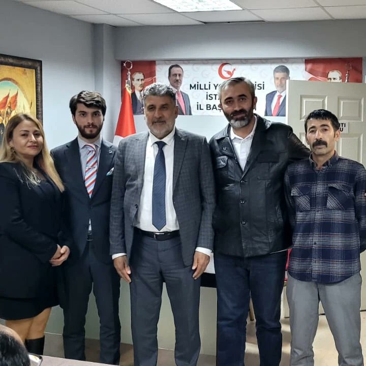 milliyolist's tweet photo. Genel başkanımız ve il başkanımız İstanbul’umuz için görev yapacak ailemizi daha da büyütecek Üsküdar, Sarıyer, Silivri yeni ilçe başkanlarımızın rozetlerinin takılması ve tanıtımını gerçekleştirmiştir. https://t.co/e2qiPUxBbK