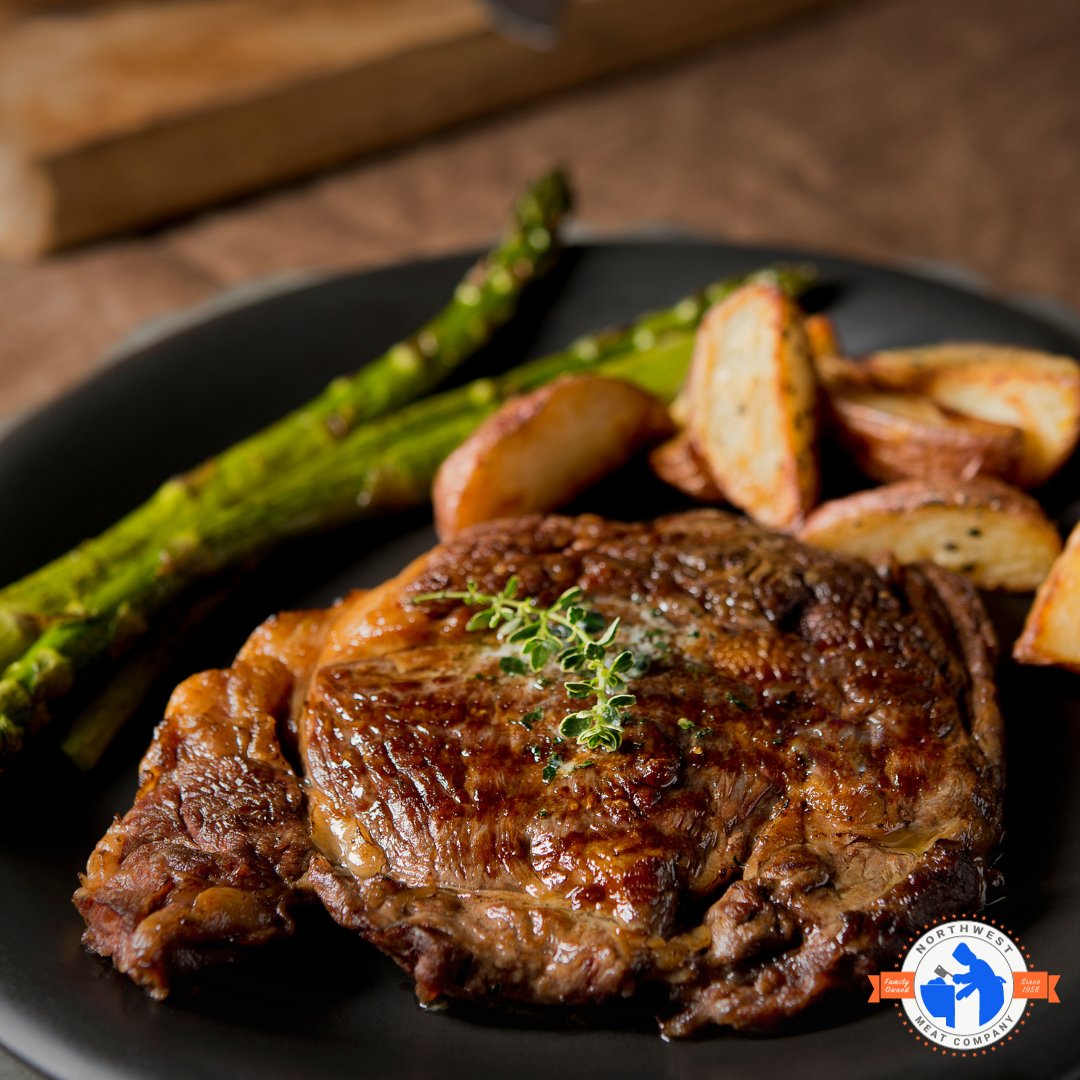 nwmeats's tweet image. Unlock culinary mastery! Swipe to learn the art of searing with NWMC! 🔥
#NWMC #ChefTips #SearingMastery #CulinaryArt #ChicagoChefs #CookingHacks