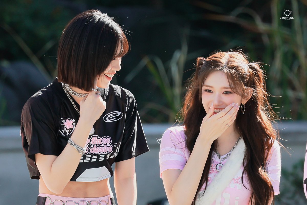 231021 헤헤즈 얘들 너무 귀엽다...🐶🐯🥺😭

#안유진 #아이브 #ANYUJIN #IVE