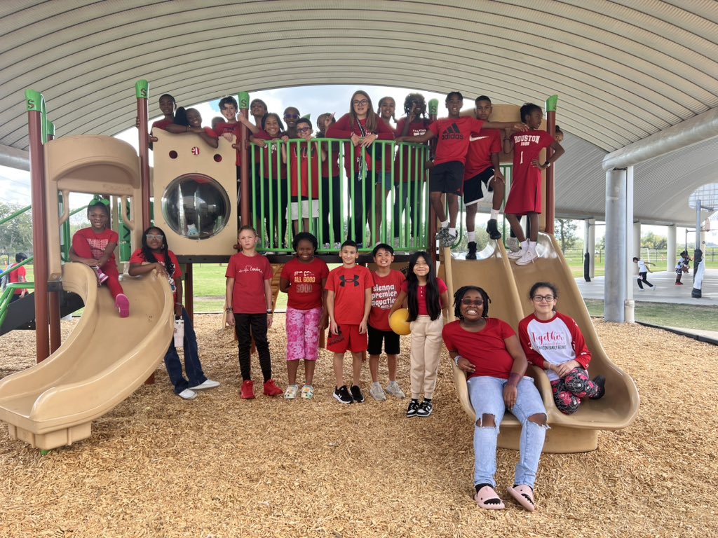 5th graders wearing red to show that they are standing strong against drugs. <a href="/DLE_Lions/">Leonetti Elementary</a>