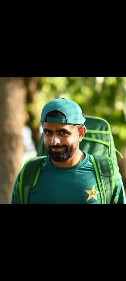 Harvey_Speectr's tweet photo. Should be Sacked From captaincey
#WorstCaptain
#Lumber1Caotain
#GhatiyaKaptani
#DefensiveBatting https://t.co/pThUs7RM5g