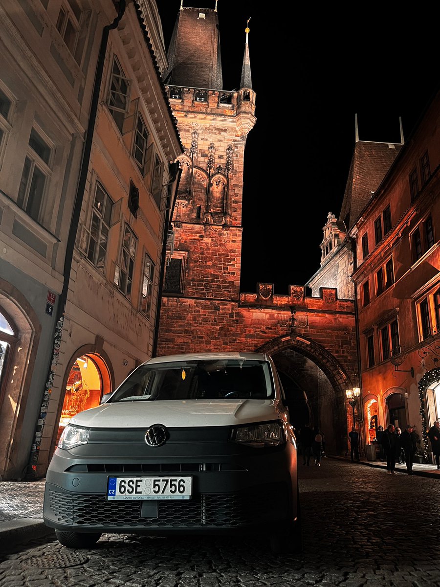 feros_dohnalu's tweet photo. Opět vykopávám na nejkrásnější místa v práci ✨ https://t.co/dNn0m4kBh8