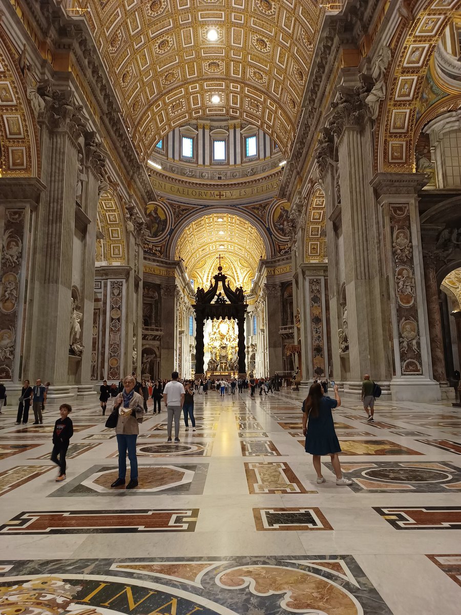 BablakeClassics's tweet photo. We had to queue a long time for St Peter"s, but it was worth every minute of it. https://t.co/5imKPXxbYk