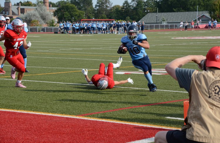 Check out my Mid-Season highlight tape ⬇️
5'8| 185lbs 
C/O 2024 
RB #10 

<a href="/onhsfball/">ONHSFBALL</a> <a href="/smcsfootball1/">SMCS Football</a> 

hudl.com/video/3/168674…