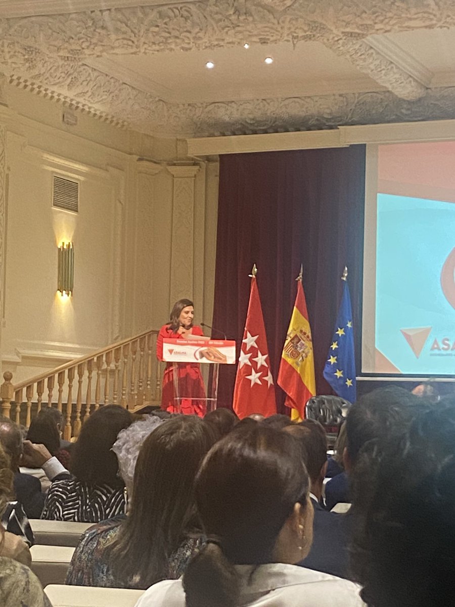 Y qué orgullo escuchar a mi <a href="/AnaIsaGarciaCar/">Ana Isabel García Carrascal</a> hablar de empresa sostenible y capitalismo consciente en la clausura de los premios anuales de <a href="/Asalma_Madrid/">Asalma</a>