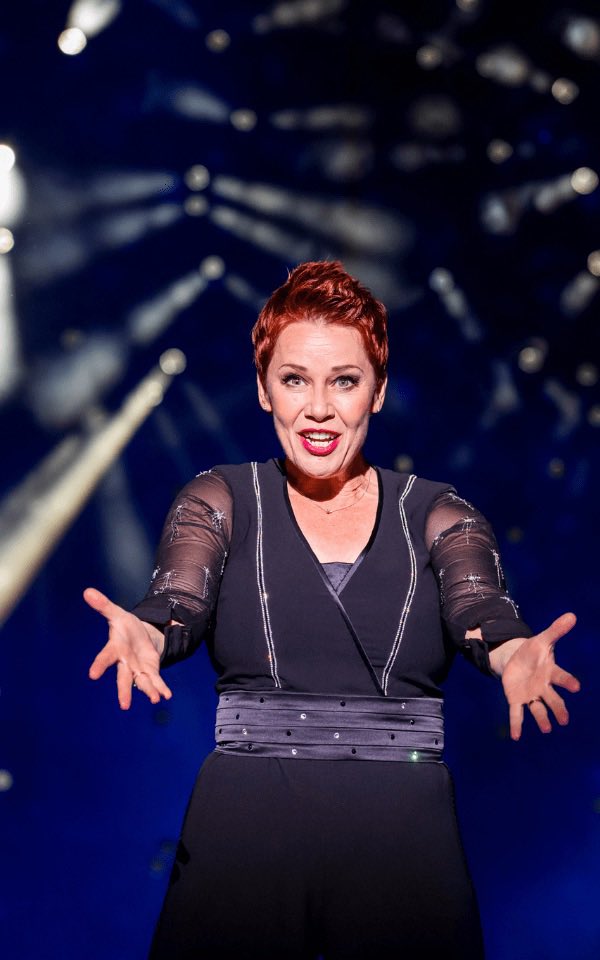 Happy birthday to the amazing and phenomenal @LinziHateley ❤️🎂