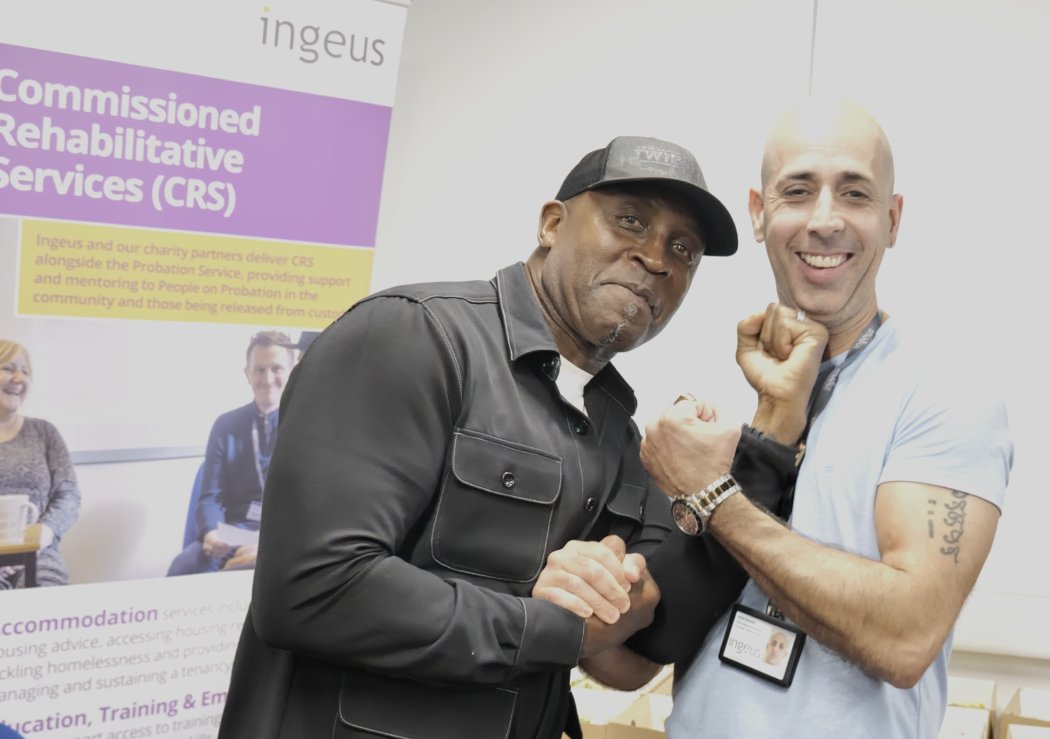 Ingeus_uk's tweet photo. Take a ring-side seat and hear how boxing legend Nigel Benn is motivating Ingeus participants in Leicester to punch a little above their weight 🥊 https://t.co/iIRnS1SBNt
#Boxing #Champion #Motivation https://t.co/JiF2Su71Fg